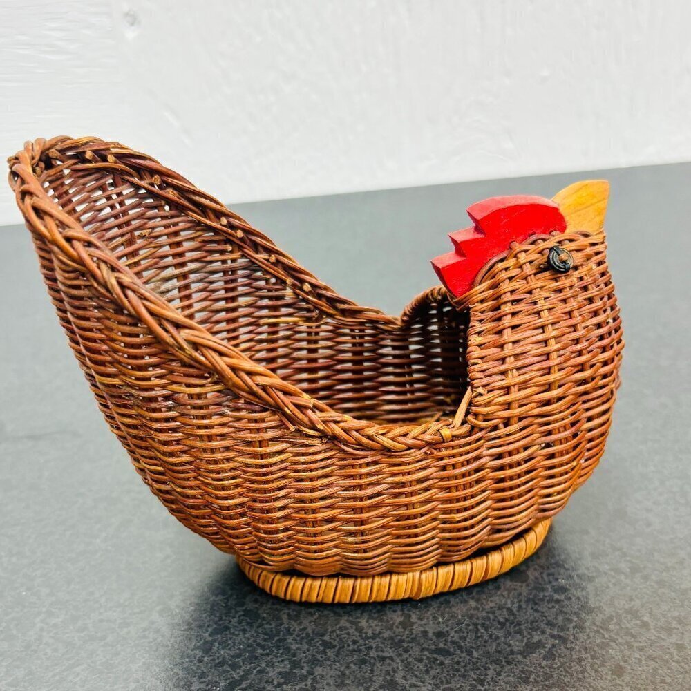 Vintage Avon Wicker Chicken Rooster Open Display Basket Holder Functional Retro
